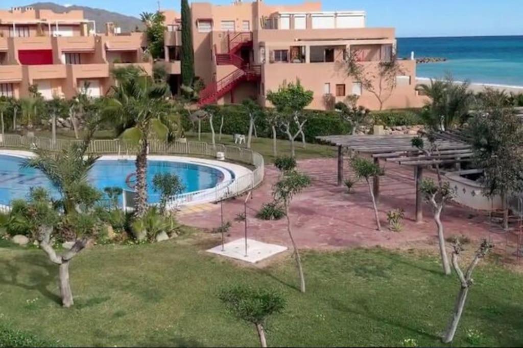 Estudio En Urbanizacion Naturista Con Piscina Junto Al Mar Вера Екстериор снимка
